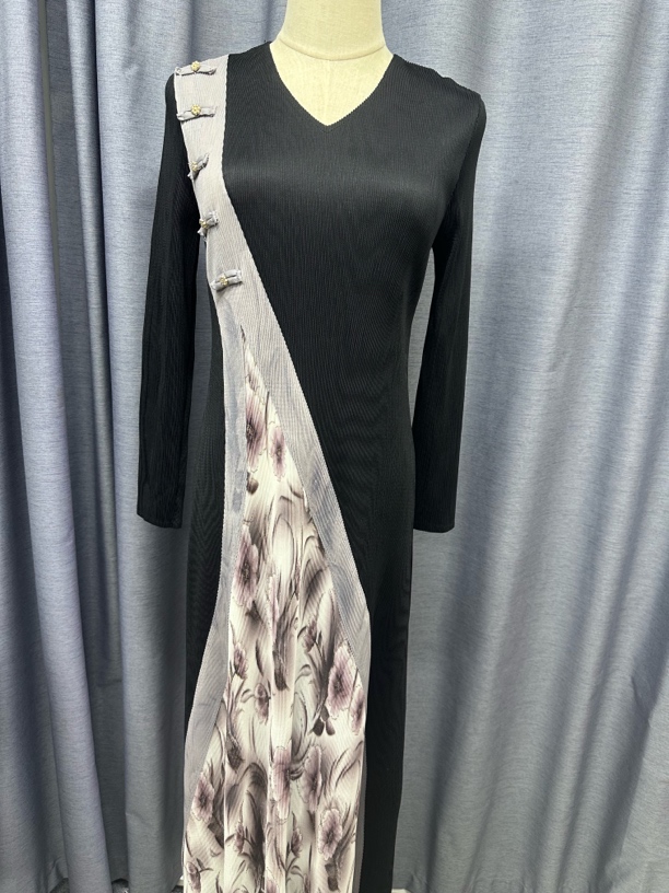 三宅褶皱旗袍款连衣裙