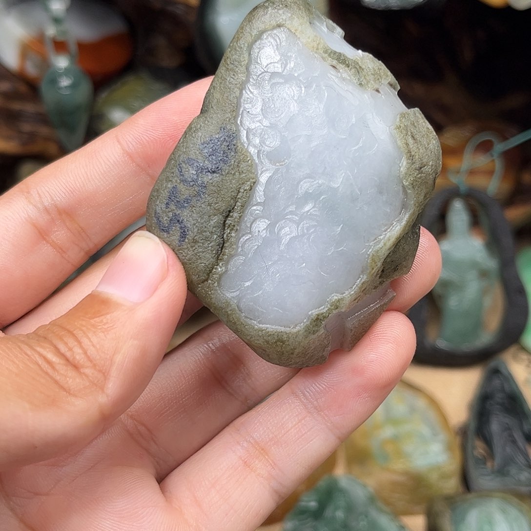 定制翡翠未镶嵌空****3定制自在观音定金