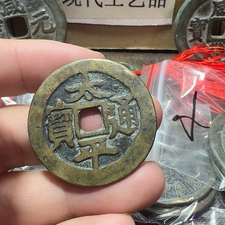 宾***子铜现代工艺品花钱