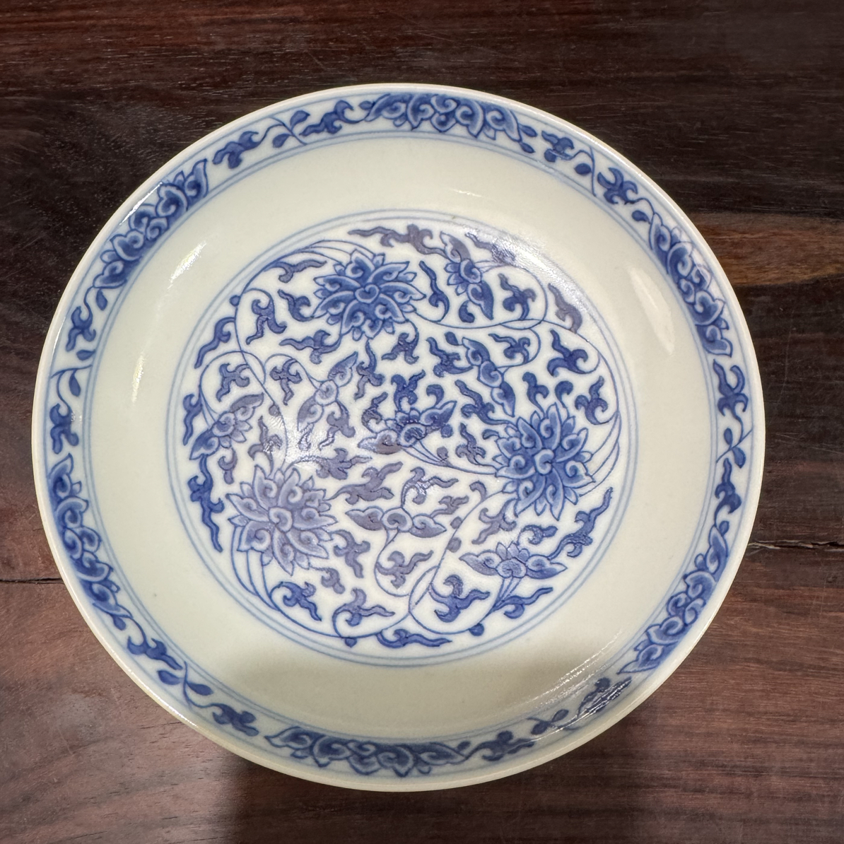 青花瓷缠枝莲纹盘子手工