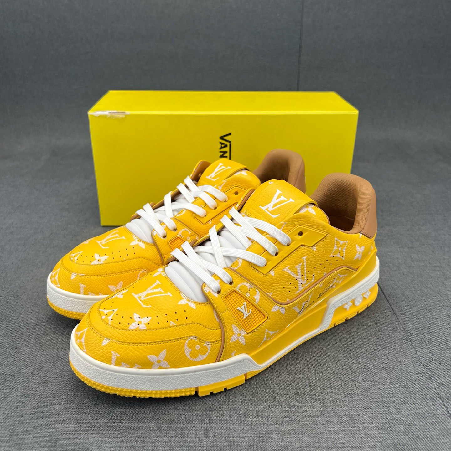 95新 LouisVuitton/路易威登 码数42.5 lv鞋trainer P9原盒限量款