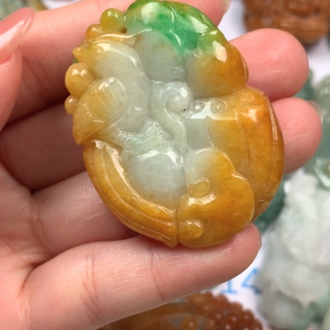 翡翠颈饰未镶嵌有*花