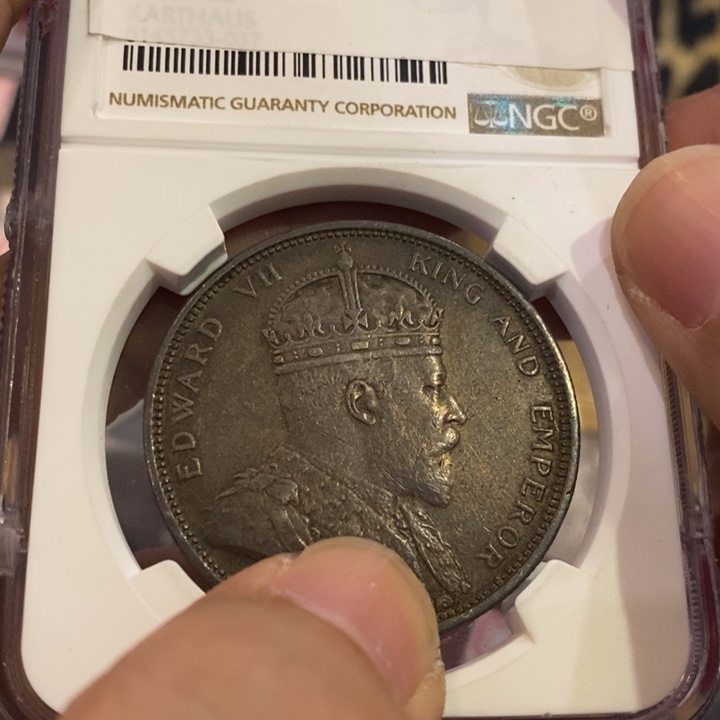 狼***8银Ag900如图一个纪念银币发货