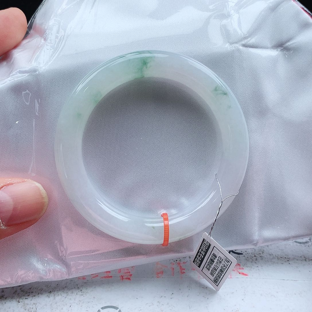 翡翠手镯未镶嵌天然翡翠手镯