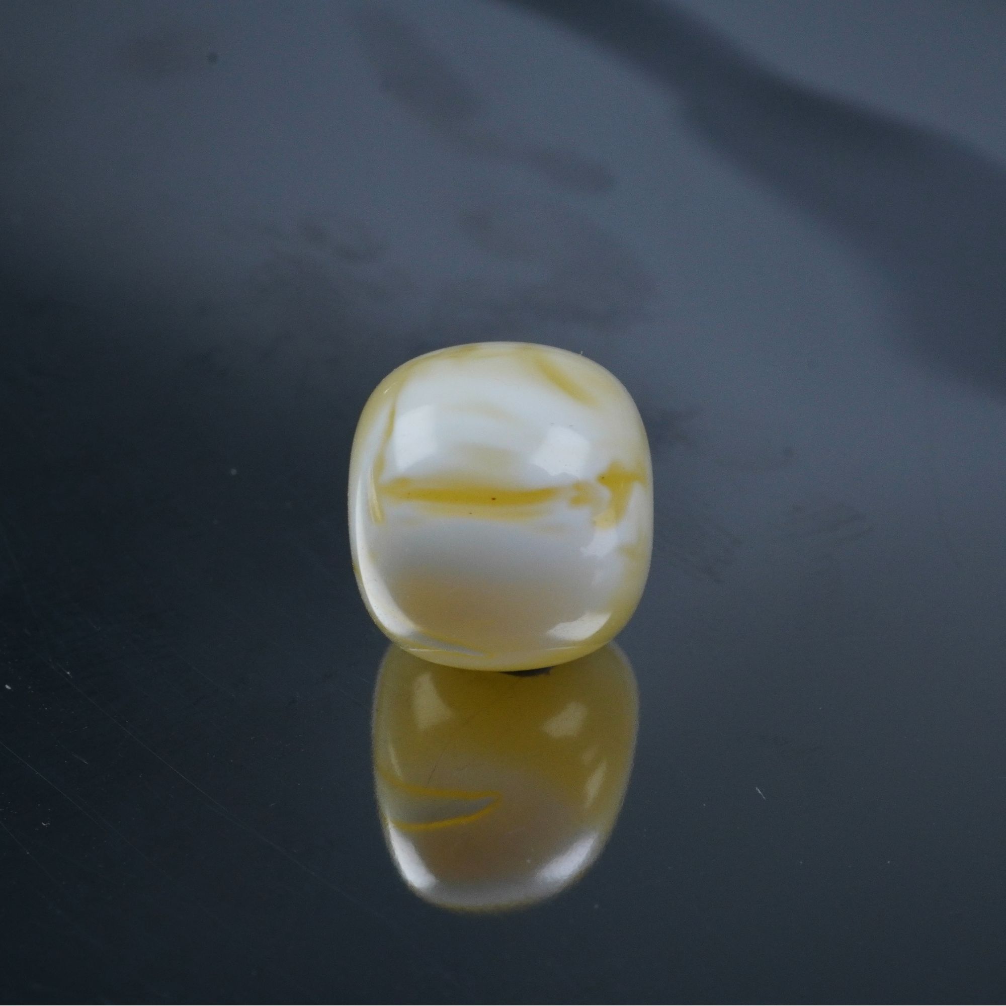 特惠漆白妖花老型单珠有粉点包裹尺寸9.9*9mm天然琥珀蜜蜡配饰