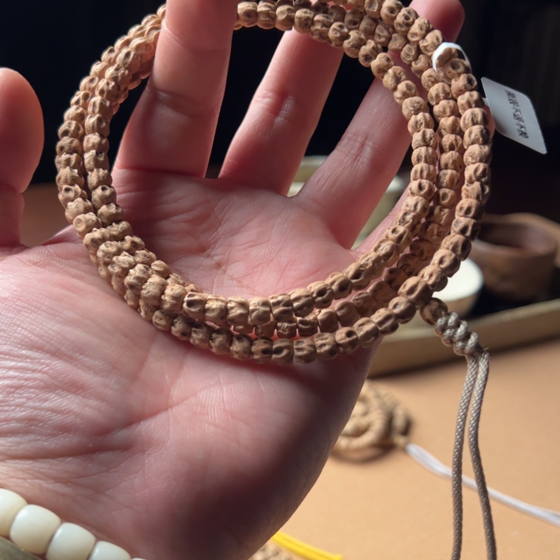 柏香籽/百香籽手串?***事SJ170