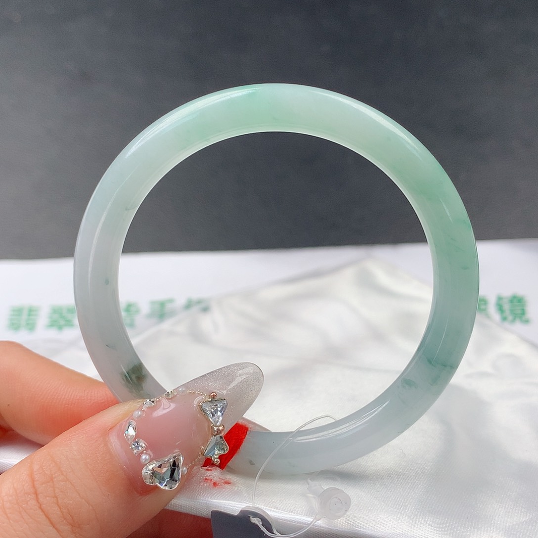 翡翠手镯未镶嵌0017圆52