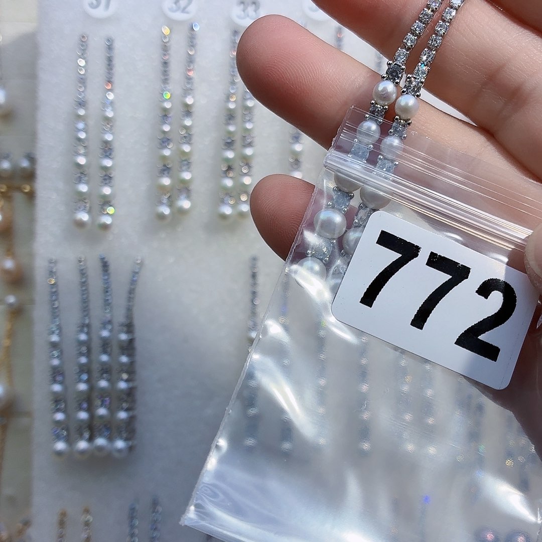 J***i合金淡水珍珠耳饰