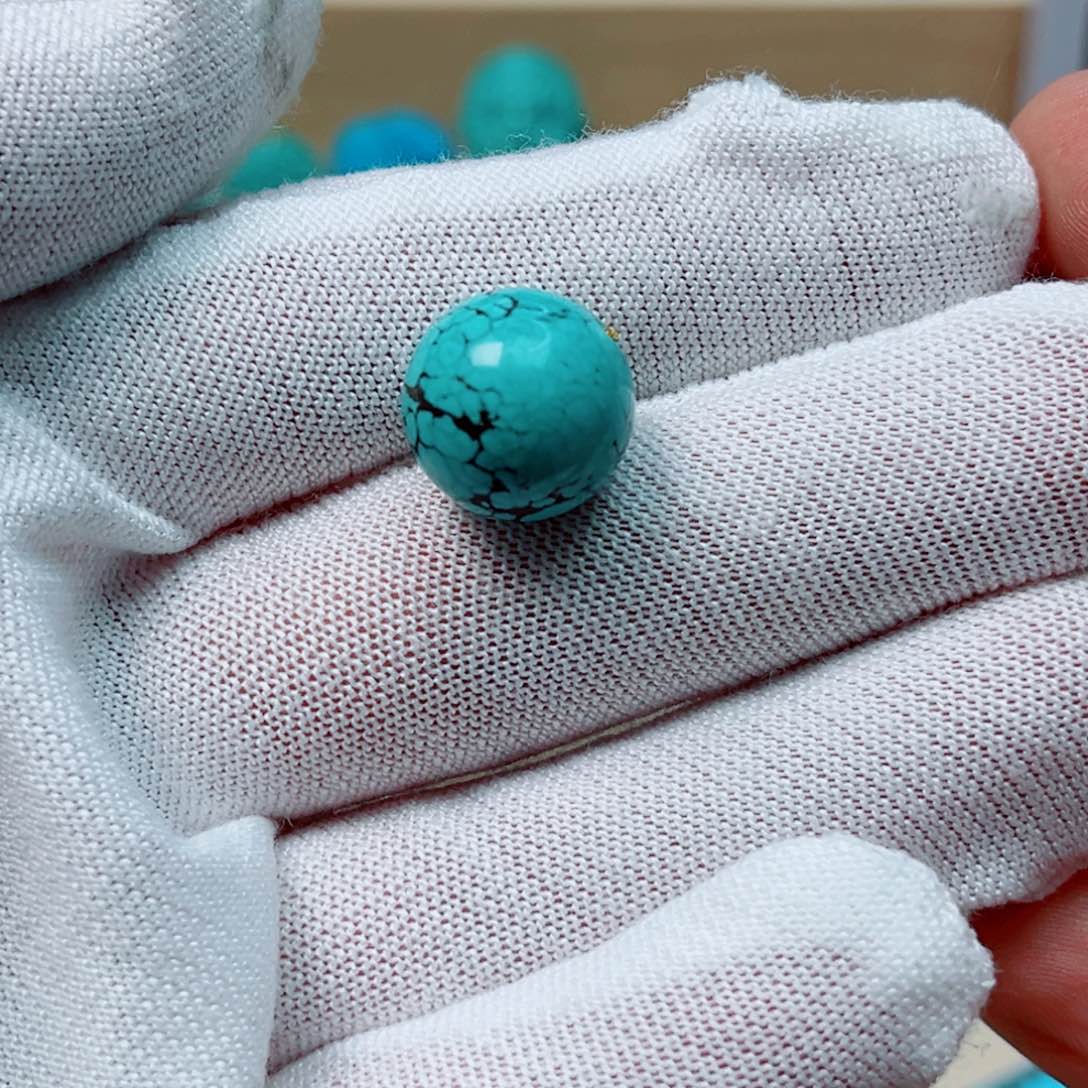 绿松石未镶嵌圆珠杰****装