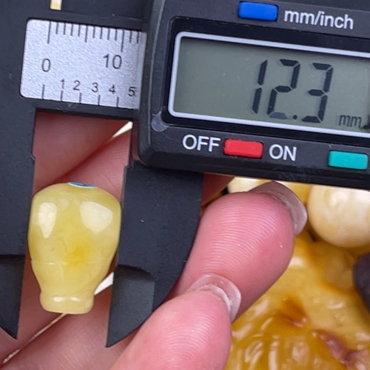 蜜蜡未镶嵌裸石微瑕729