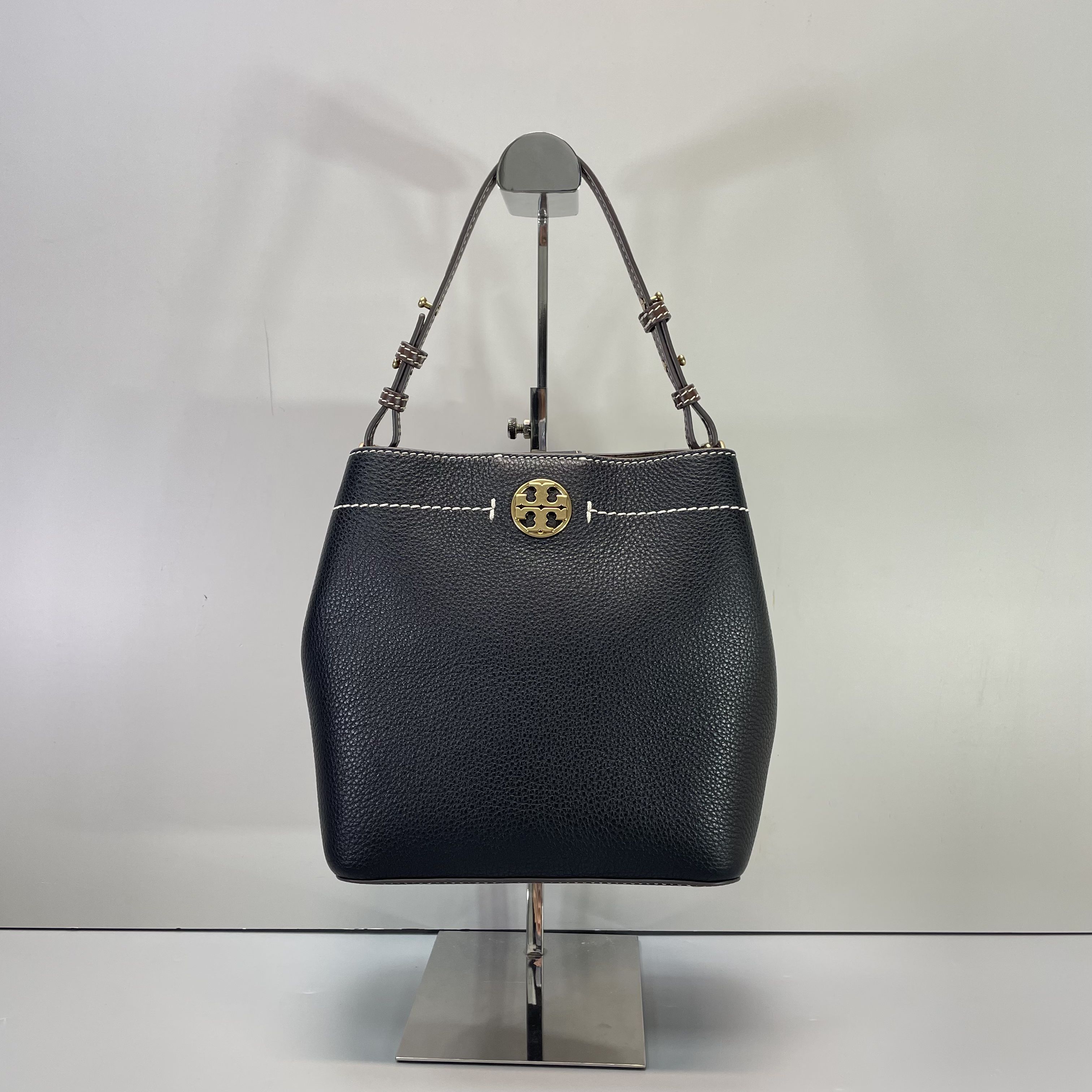 95新 TORY BURCH/汤丽柏琦 felix黑色水桶包20*20*12cmME051508