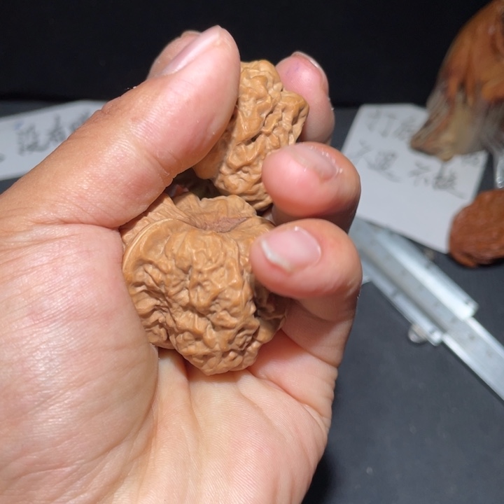 文玩核桃把件瑕疵有黄福利