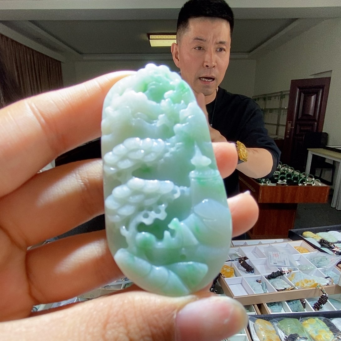 翡翠未镶嵌颈饰翡翠