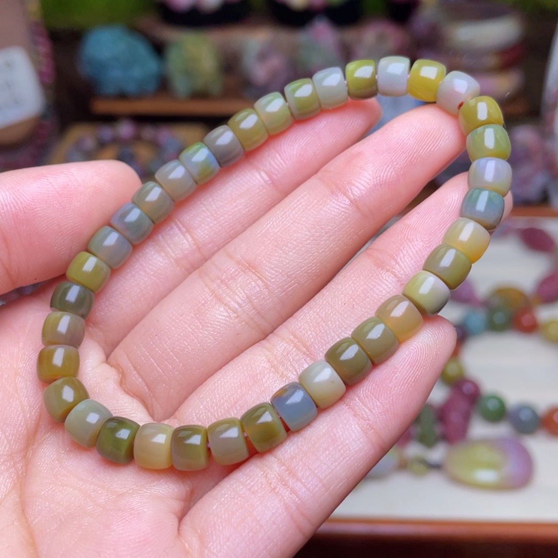 玛瑙/玉髓珠宝半成品未镶嵌盐源玛瑙直切老矿料手串