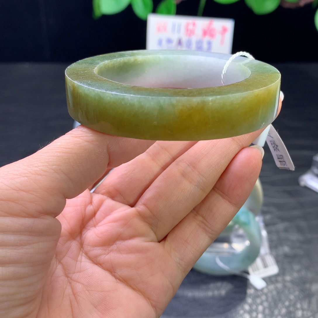 定制翡翠未镶嵌手镯定制