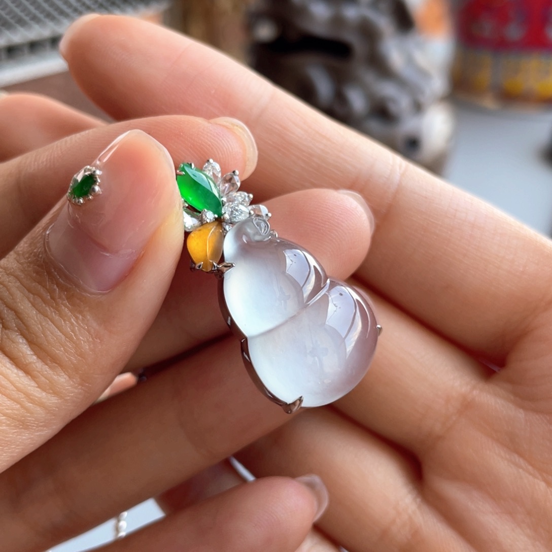 翡翠18K金镶嵌颈饰