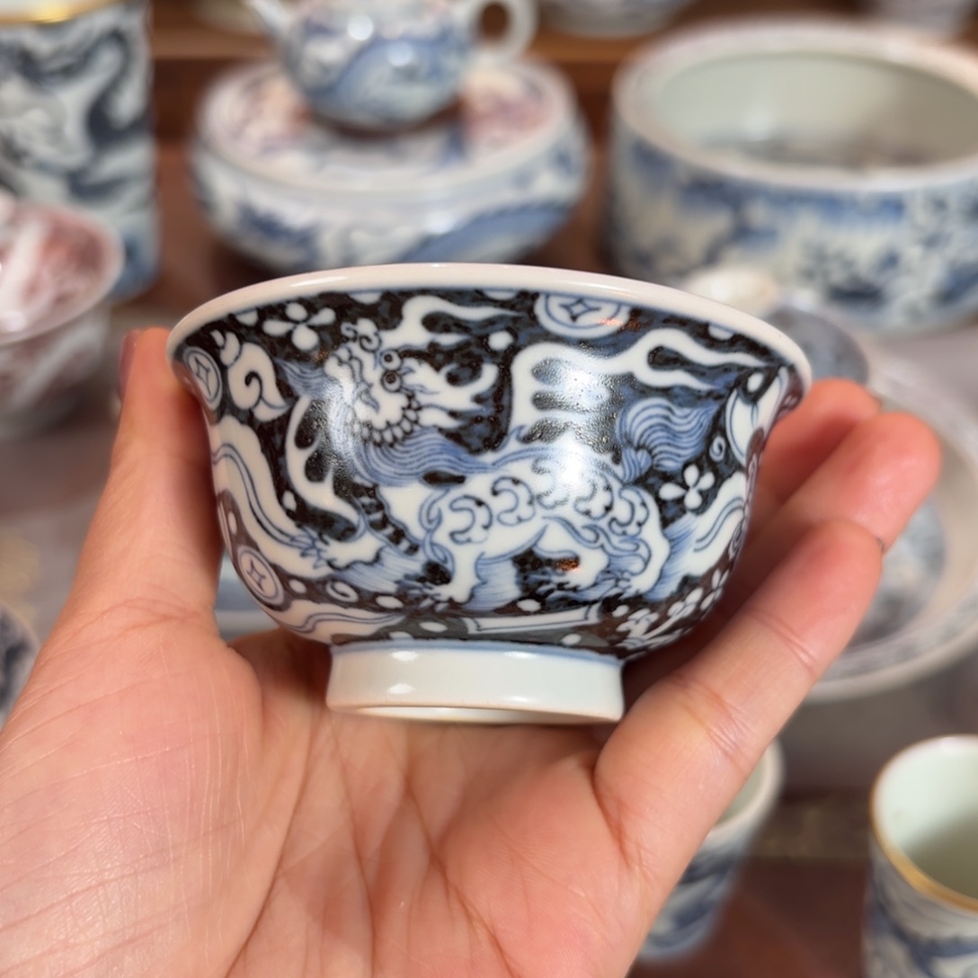 杯象*田蓝底瑞兽压手杯