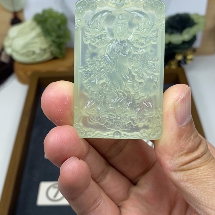 未镶嵌蛇纹石玉颈饰