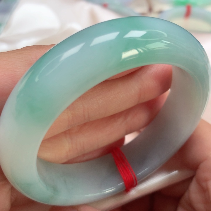 翡翠手镯未镶嵌宽版飘花49号