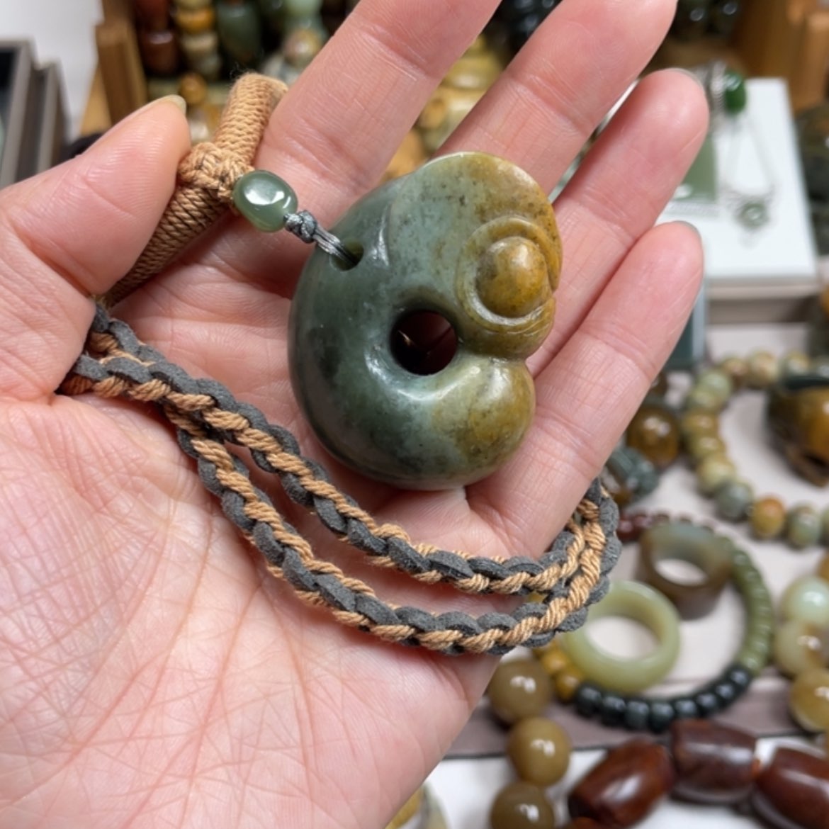 【闪购商品】岫岩河磨玉（透闪石质玉）挂件未镶嵌
