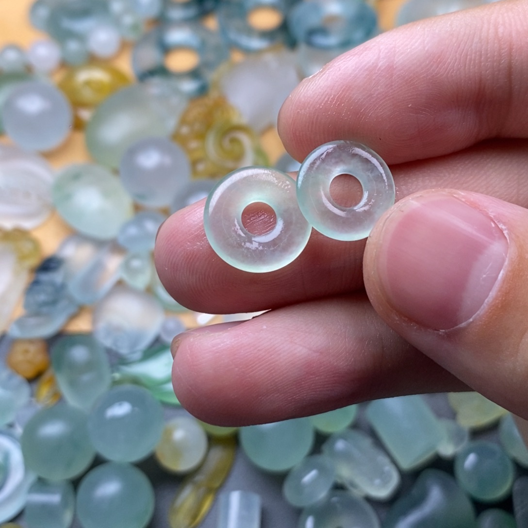 定制翡翠未镶嵌挂件