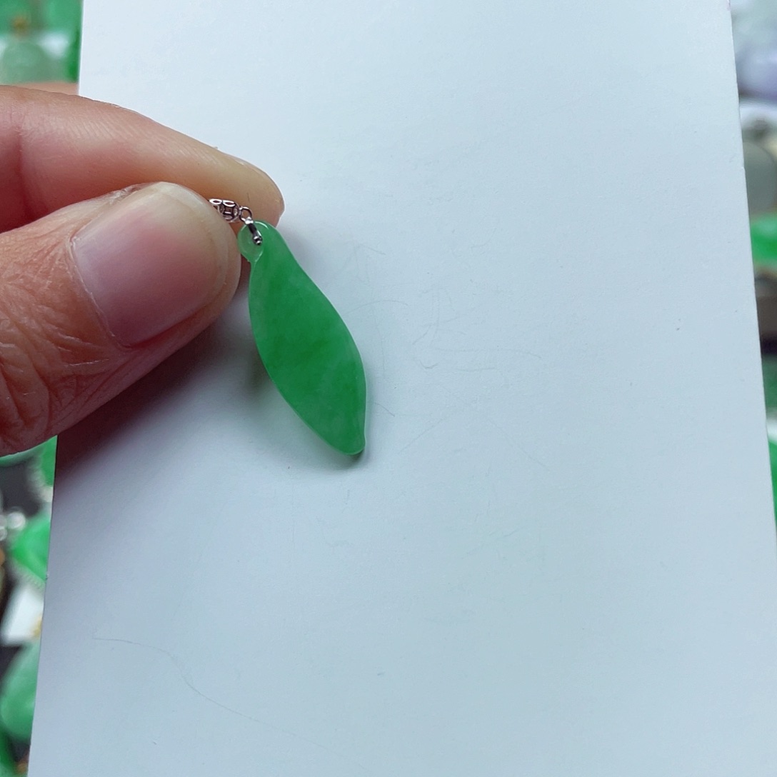 吊坠(不含链)18K金镶嵌翡翠