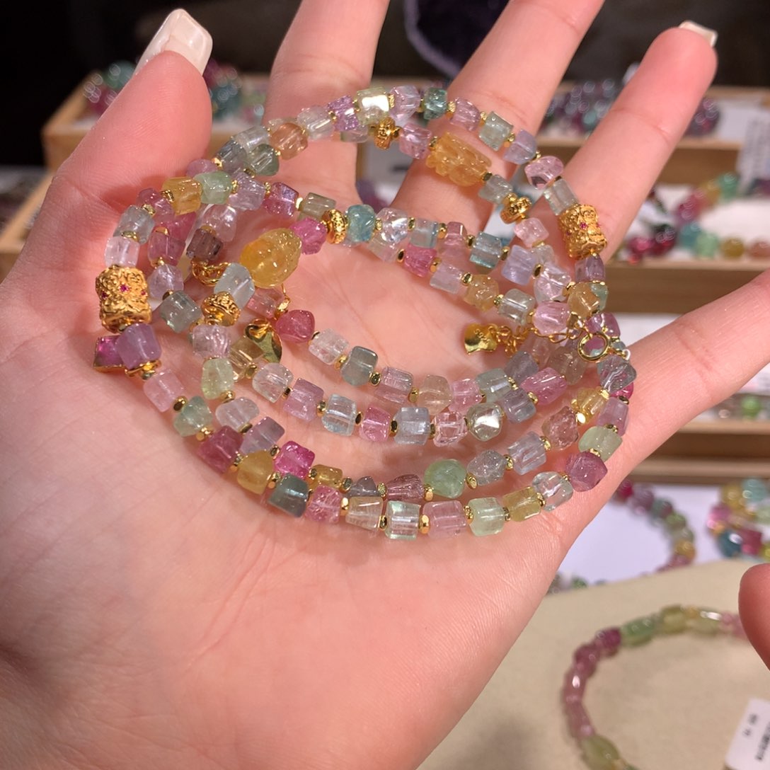 碧玺多样性发货一件未镶嵌