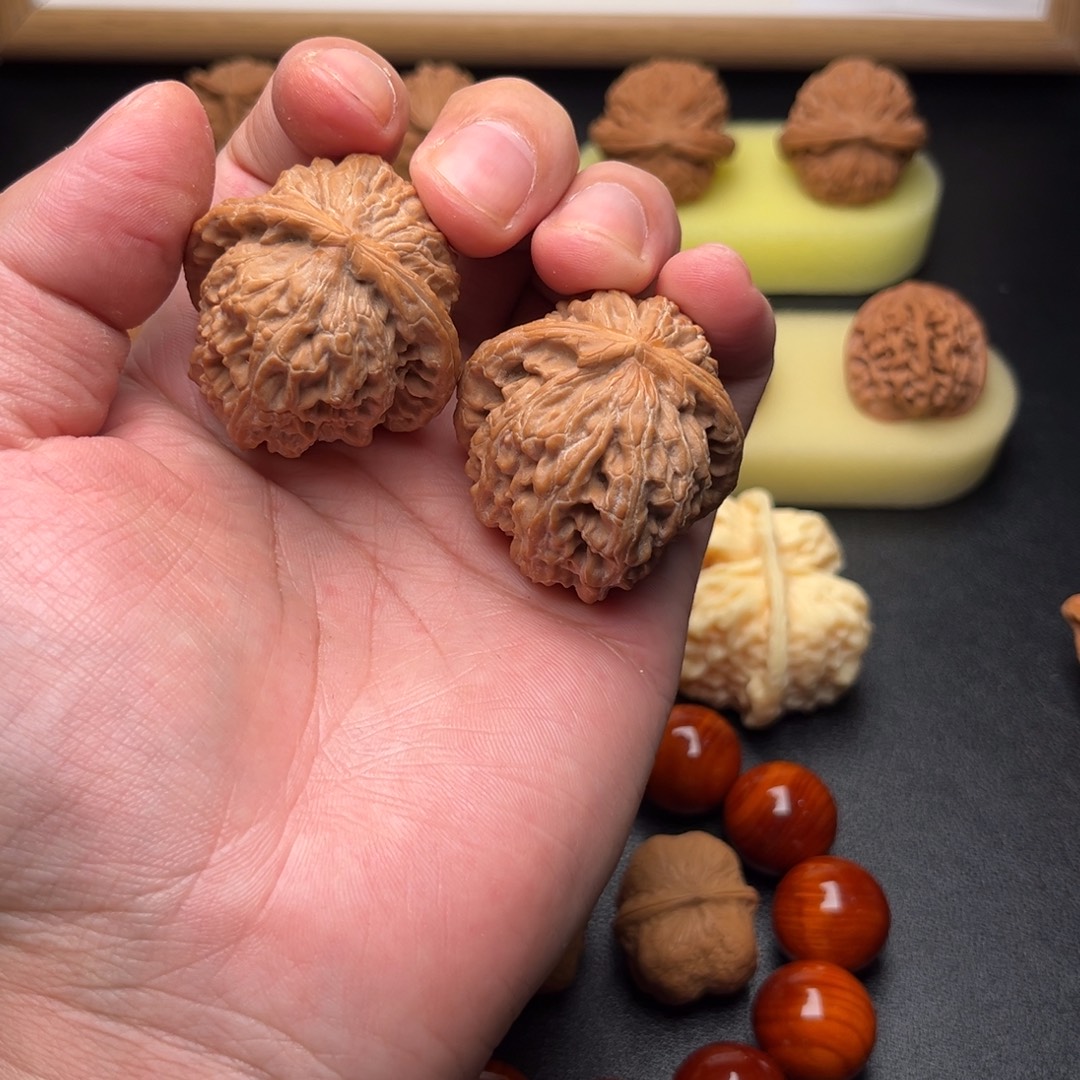 盼***望把件文玩核桃白狮子