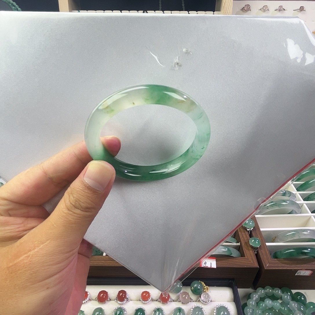 石英质玉未镶嵌手镯53.5