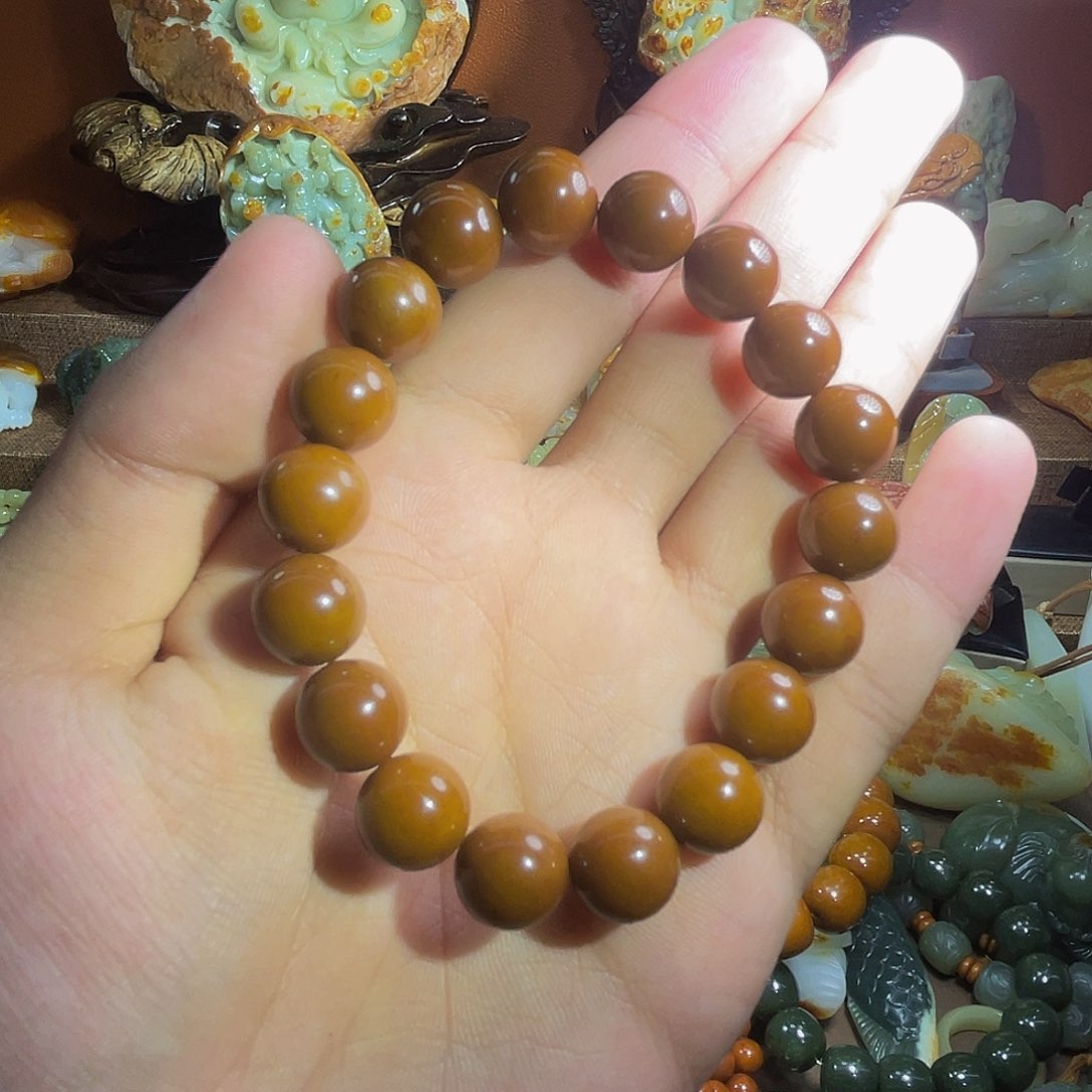 透闪石质玉未镶嵌珠宝奇石