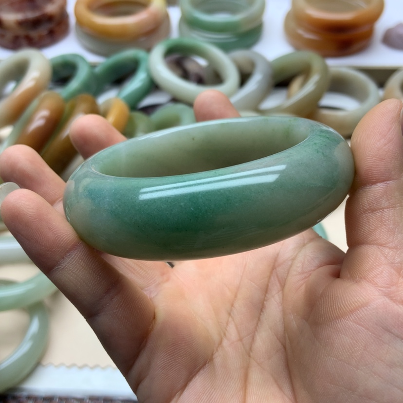 【闪购商品】未镶嵌手链石英岩玉娜***乐