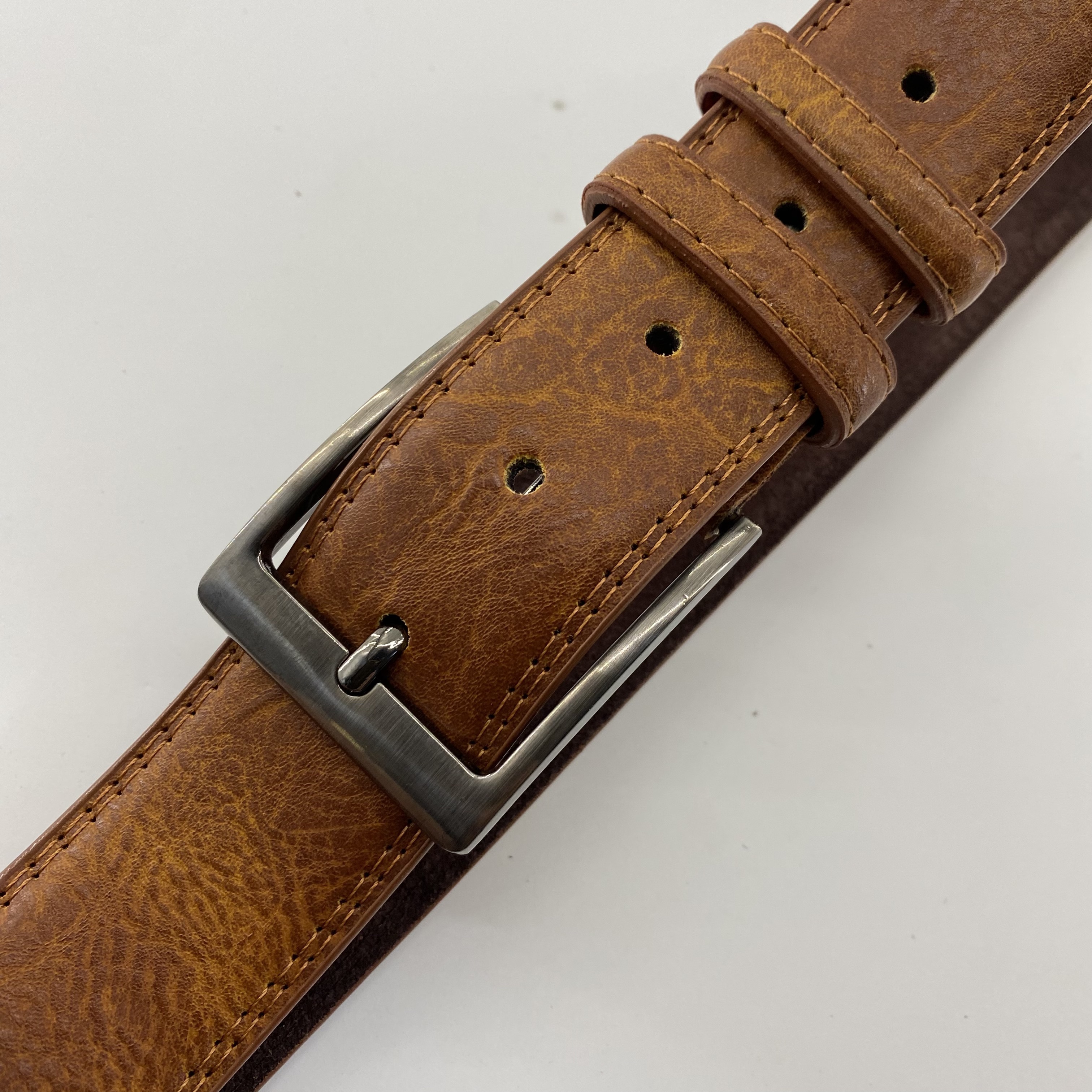 男士带扣皮带真牛皮腰带年轻人商务新款西装裤带百搭复古棕色休闲