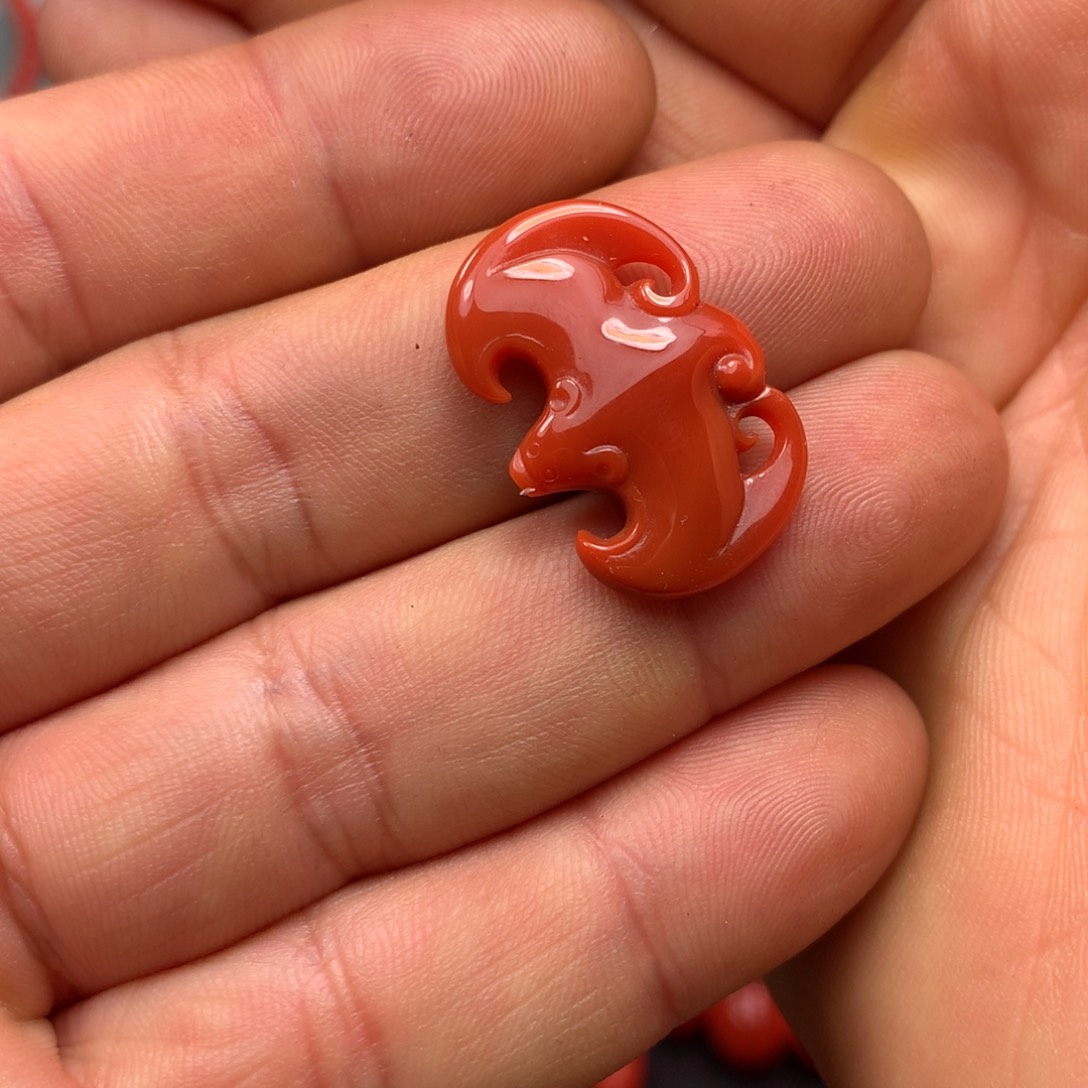 南红玛瑙吊坠未镶嵌