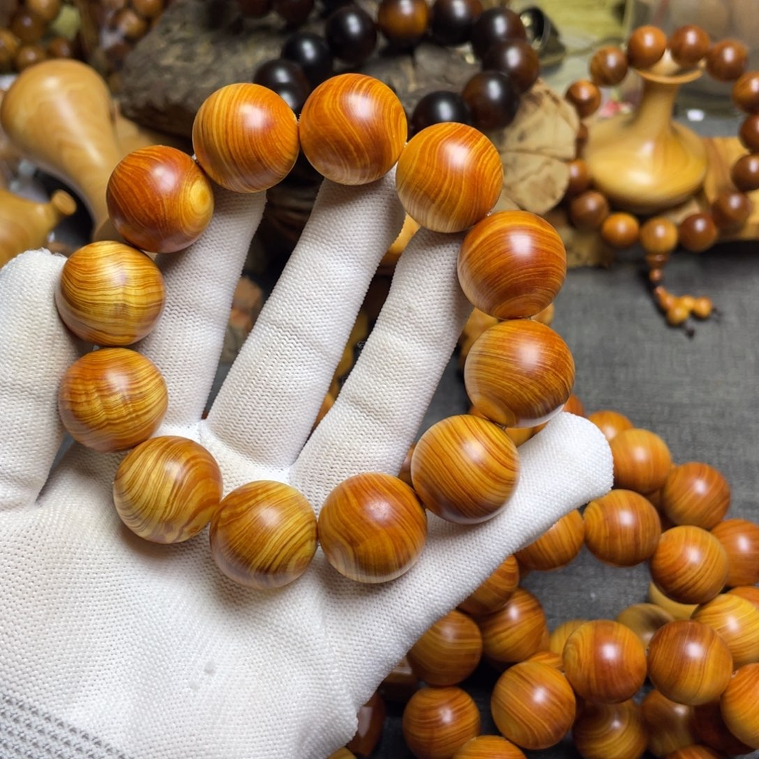 凌***志柏木（崖柏）2.0崖窝红骨料玉化