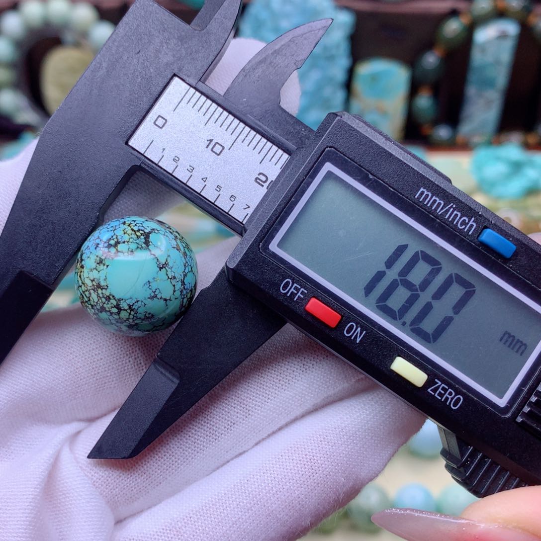 绿松石颈饰未镶嵌大*方