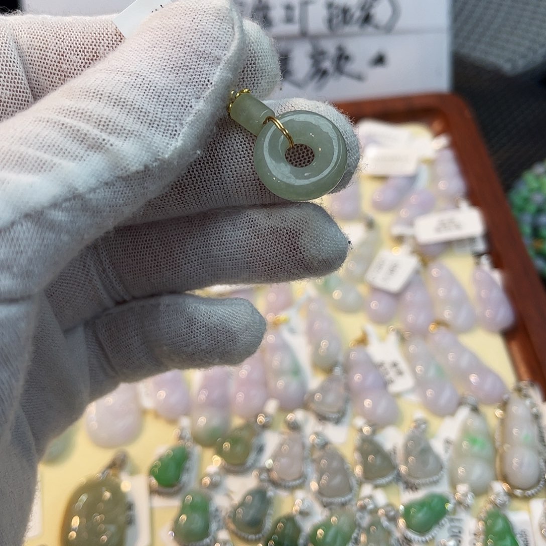 翡翠未镶嵌颈饰天然翡翠A货甜甜圈吊坠