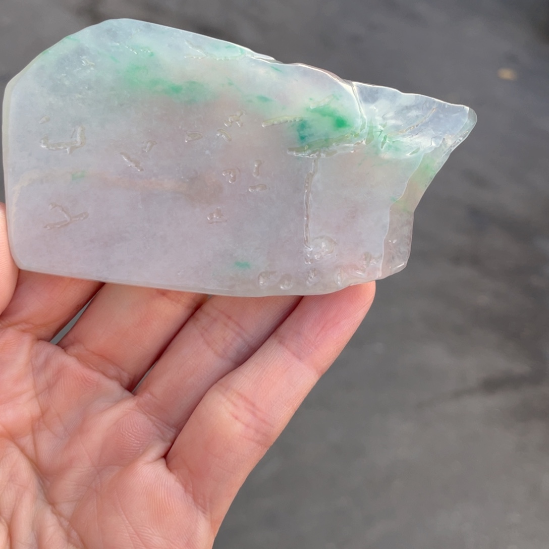 翡翠未镶嵌颈饰大牌子