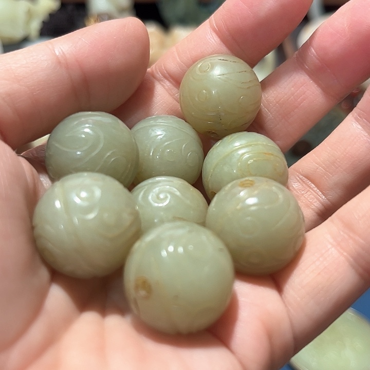 颈饰未镶嵌和田玉（糖玉）