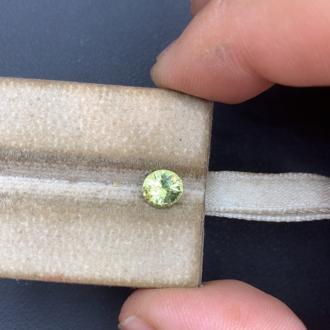 裸石金绿宝石1.21ct