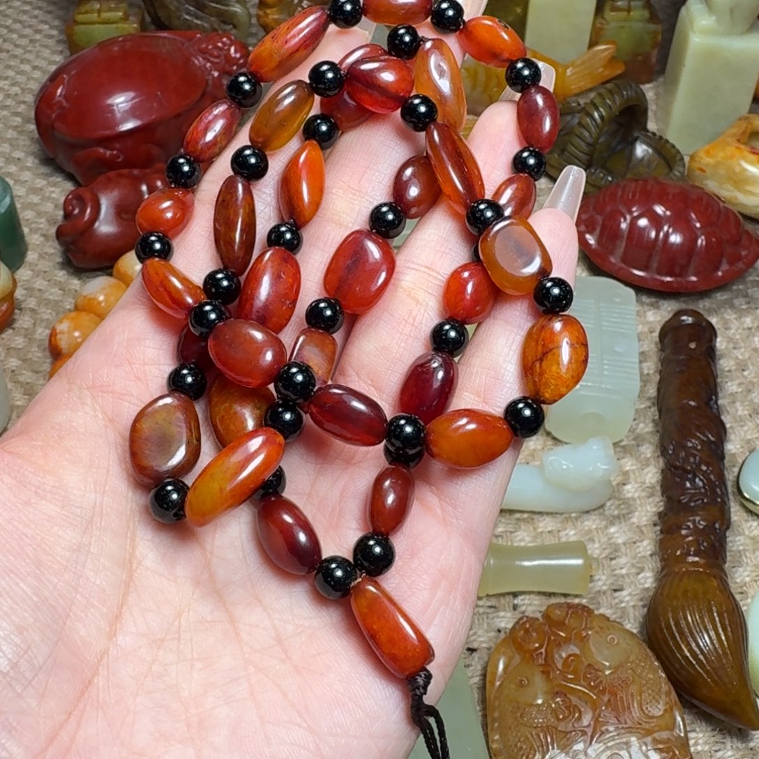 蛇纹石玉未镶嵌颈饰