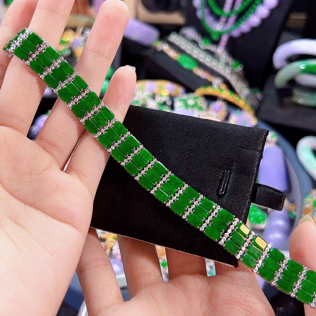 翡翠18K金镶嵌手链签收后24小时鉴赏期