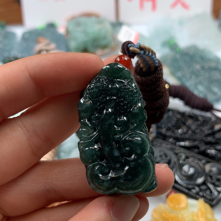 翡翠颈饰未镶嵌保真天然A货翡翠