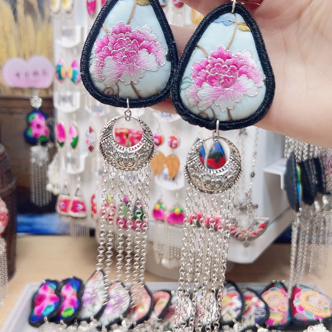 棉类混纺小迪家苗绣超级漂亮