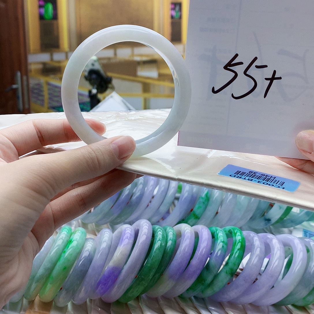 翡翠未镶嵌手镯bjk