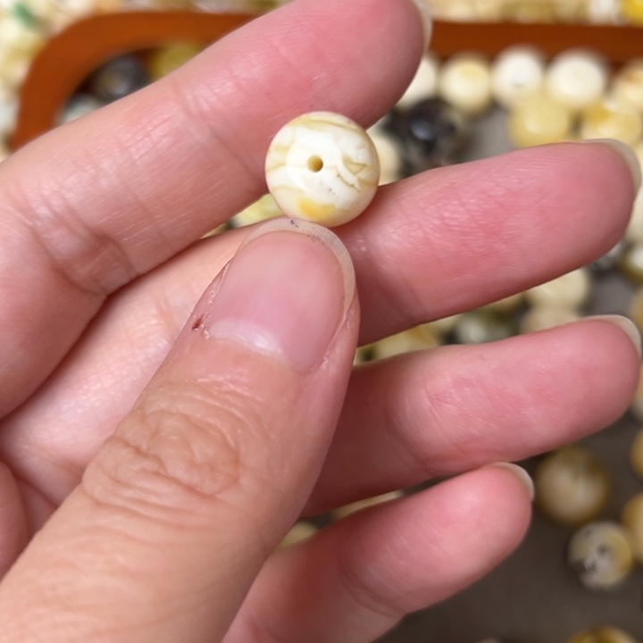 蜜蜡未镶嵌裸石11mm一个