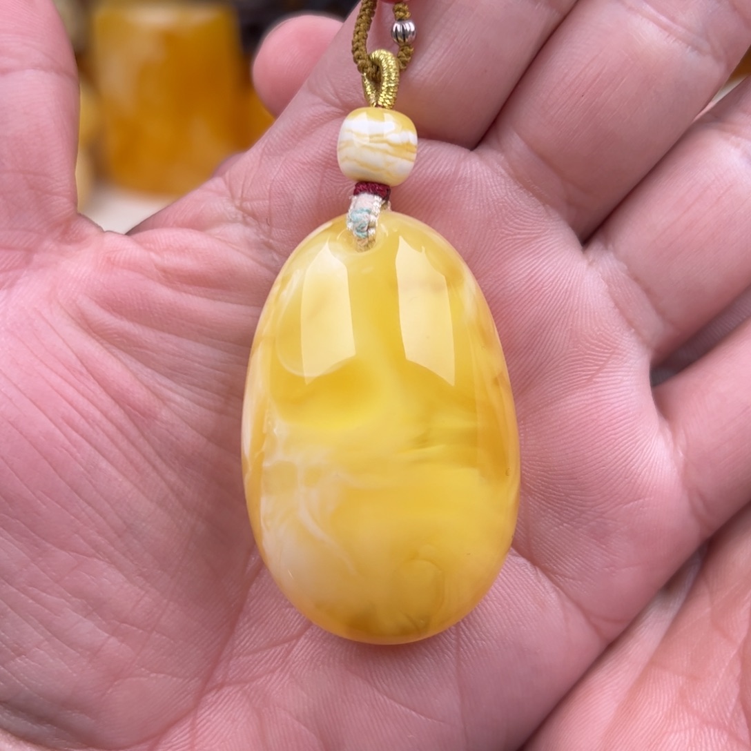 琥珀颈饰未镶嵌纯天然蜜蜡