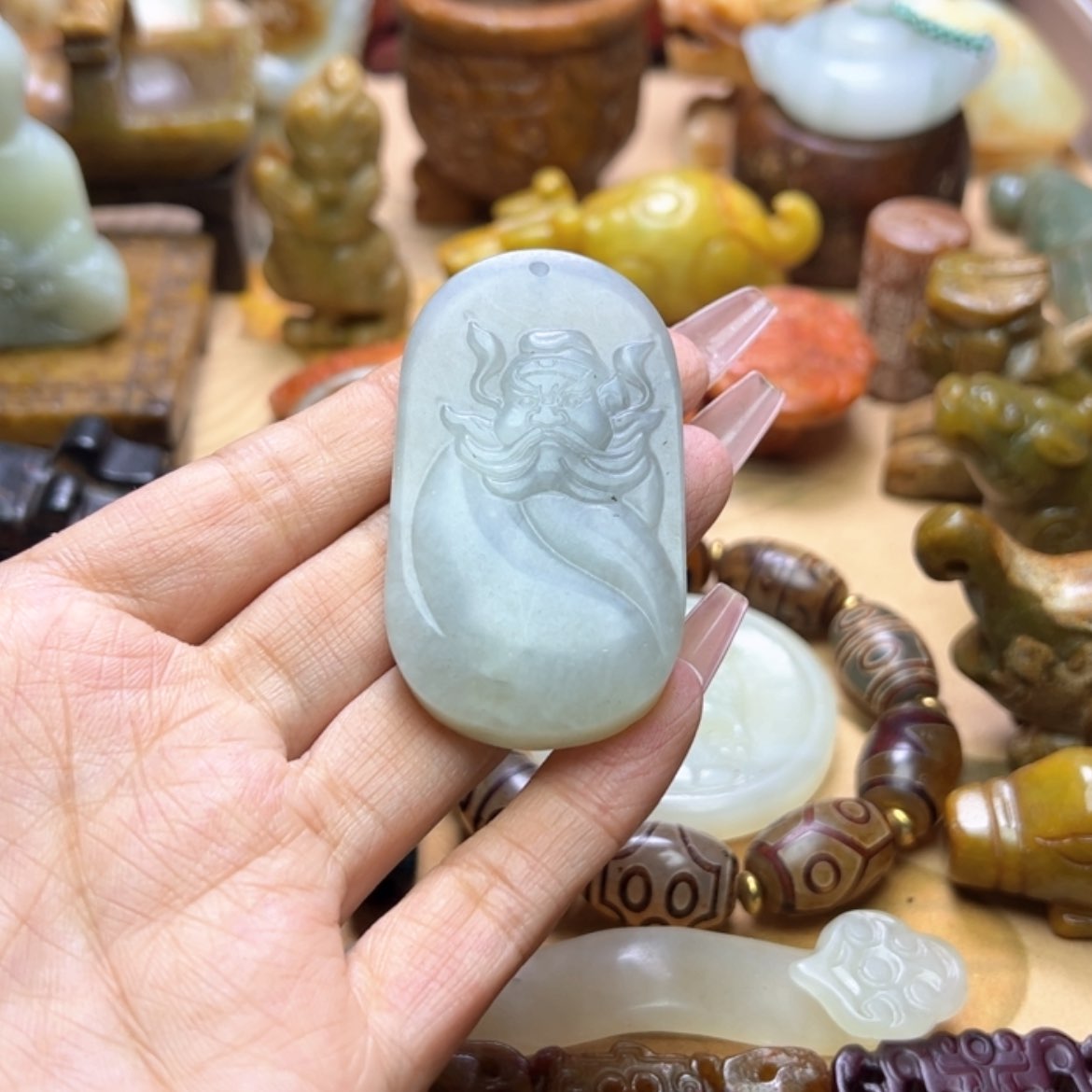 【闪购商品】蛇纹石玉颈饰未镶嵌