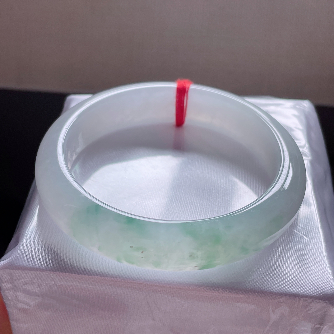 正品天然缅甸翡翠Ａ货 冰种起胶飘花54.8圈正圈手镯 贵气优雅知性