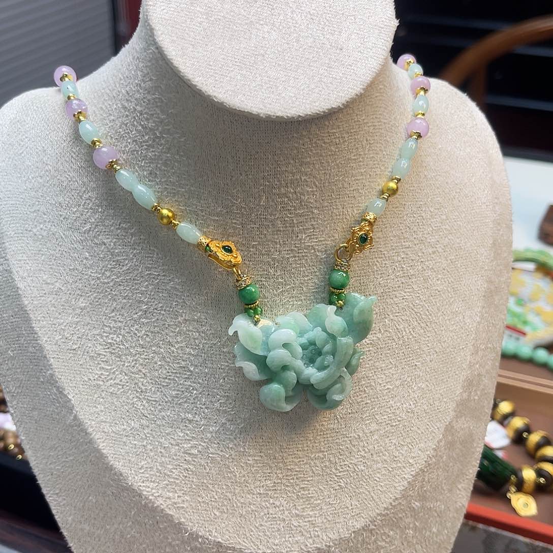 翡翠未镶嵌吊坠(赠链)炸