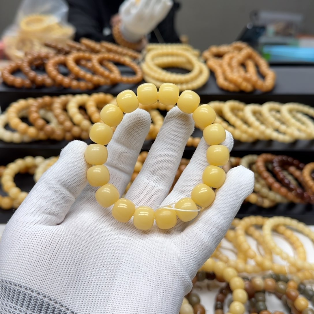 【闪购商品】菩提根/象牙果手串奶***干12×13 10年 精工